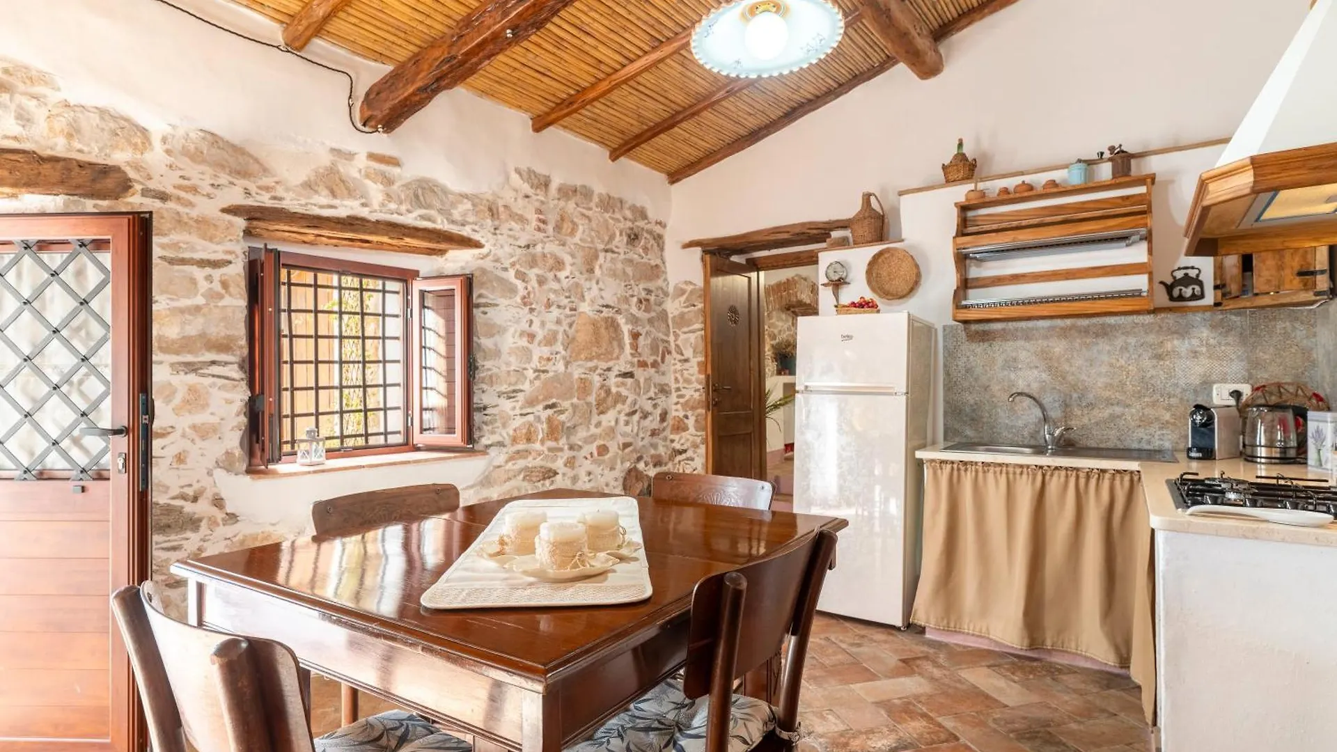 Semesterbostad Casa Della Nonna Nel Borgo Villa Baunei