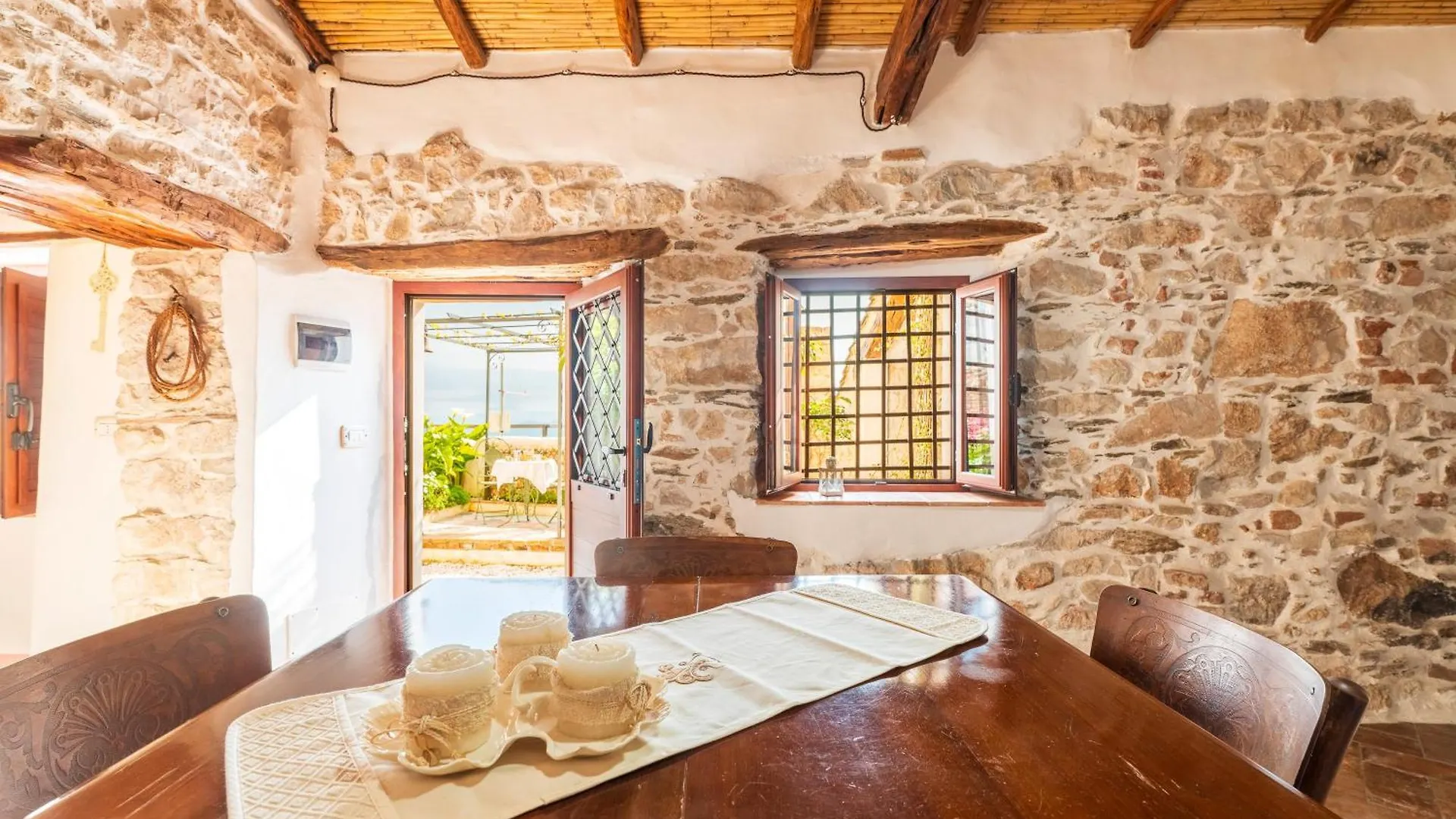 Casa Della Nonna Nel Borgo Villa Baunei Italien