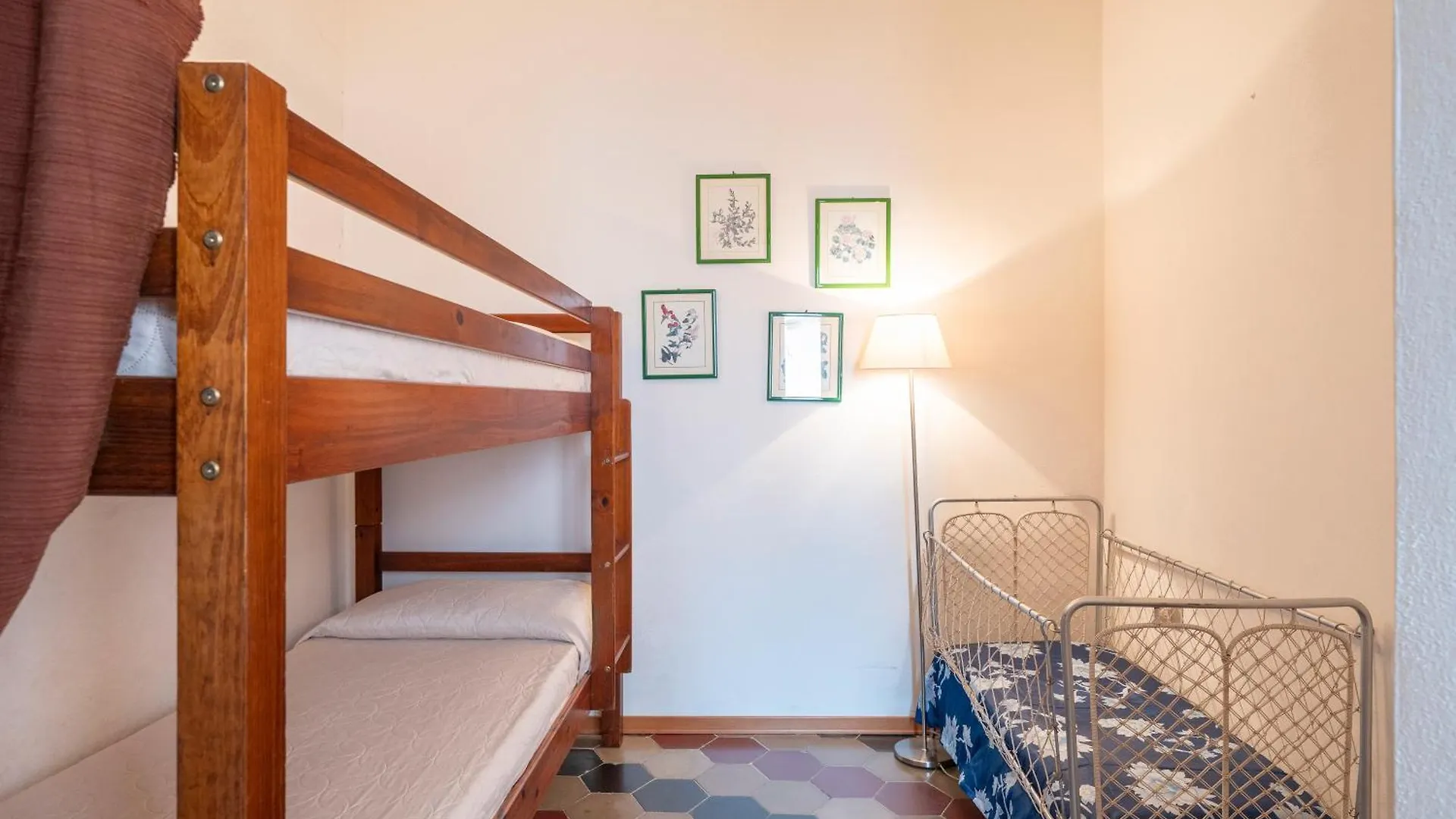 Semesterbostad Casa Della Nonna Nel Borgo Villa Baunei